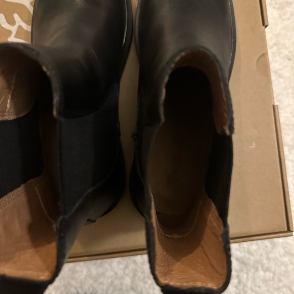 The Benning Chelsea Boot - Picture 8 of 8